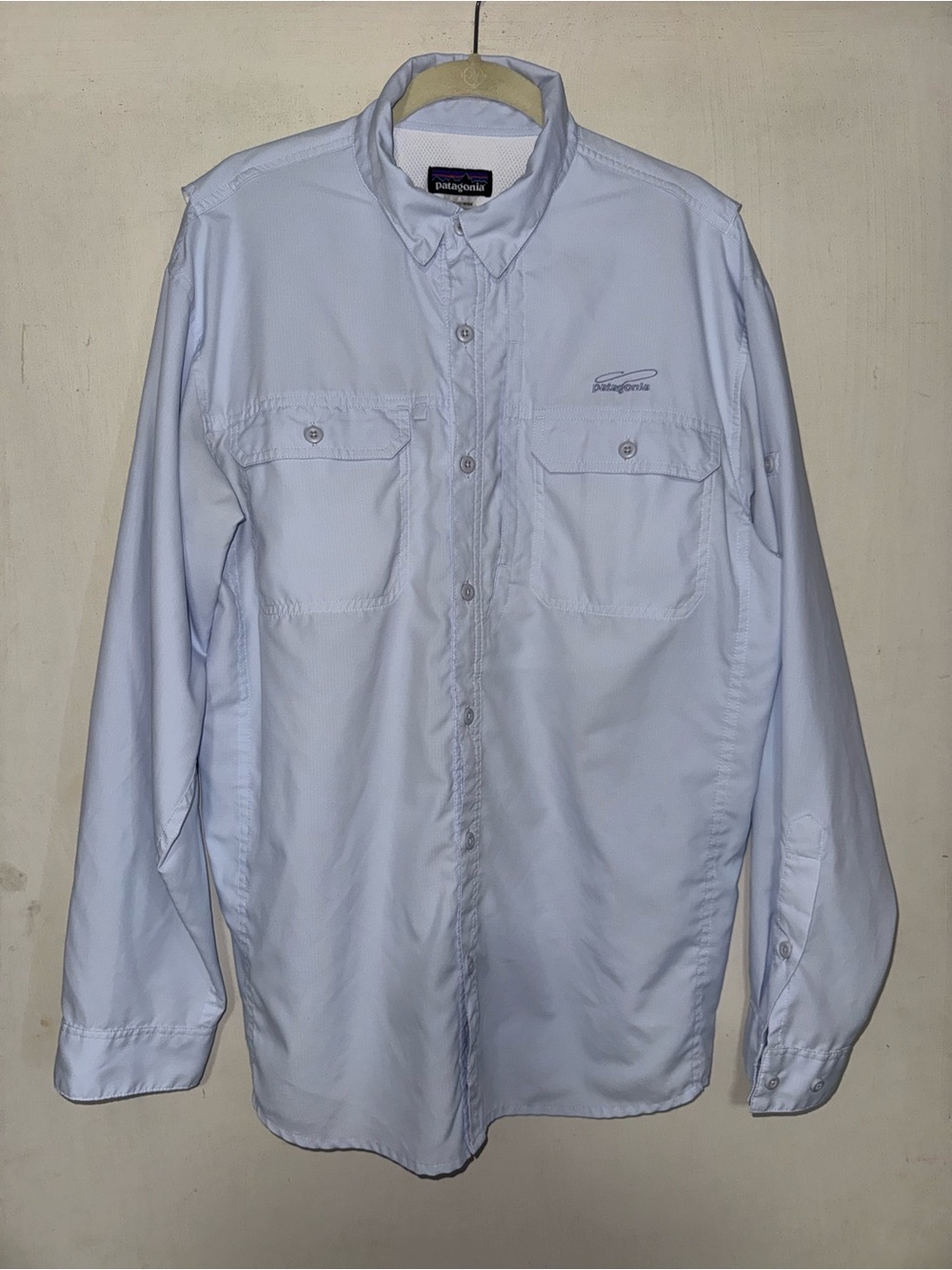 Patagonia Men's Long-Sleeve Button-Up Shirt Jacket in Light Blue